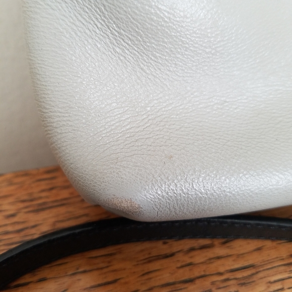 Vince Crossbody Leather V Notch Black Gray Bag - Picture 7 of 8